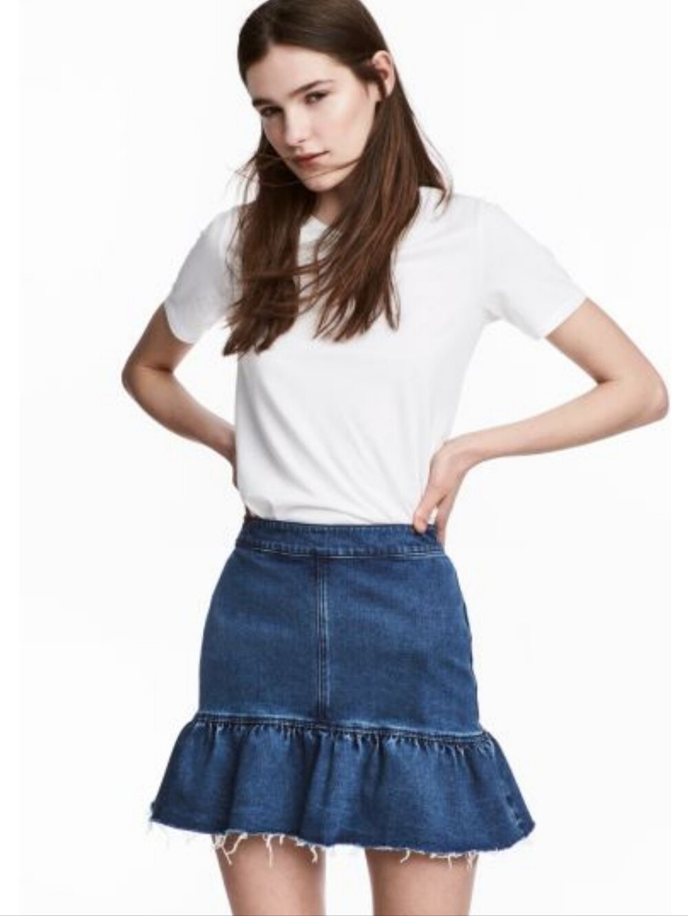 H&M DIVIDED High Rise Ruffle Denim Mini Skirt Frayed Hem Washed Blue Size 4